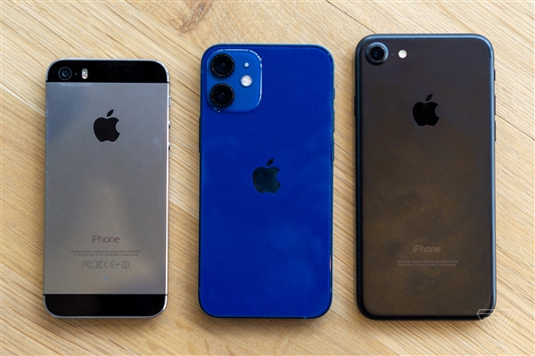 iphone大小对比直观图(3款苹果型号参数介绍)