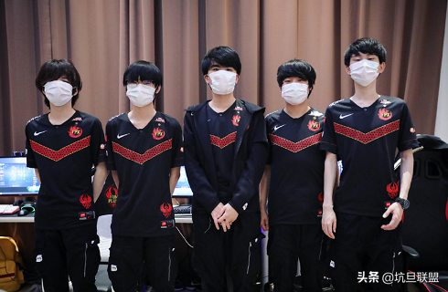 LPL最新积分榜,IG彻底领跑,御三家抱团,能威胁前三的队伍出现