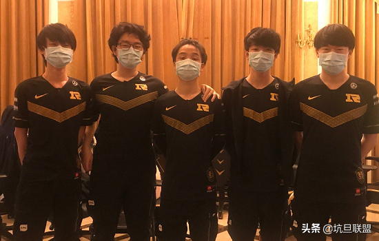 LPL最新积分榜,IG彻底领跑,御三家抱团,能威胁前三的队伍出现