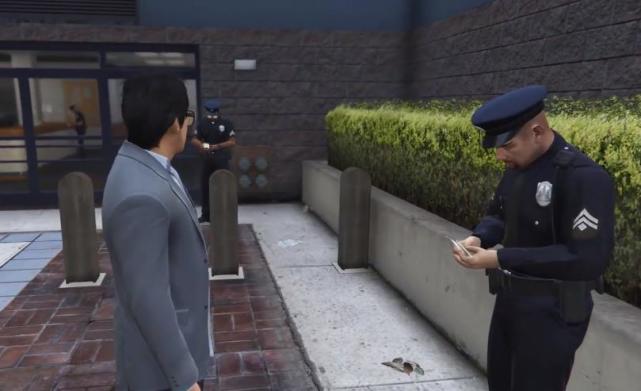 当你在《GTA5》中用中文与警察交流会怎样？这细节该怎么说？