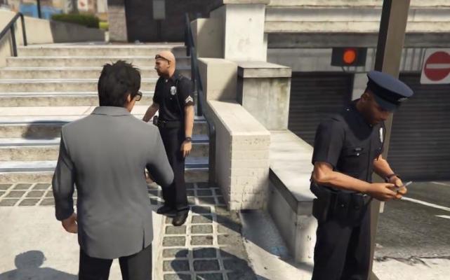 当你在《GTA5》中用中文与警察交流会怎样？这细节该怎么说？