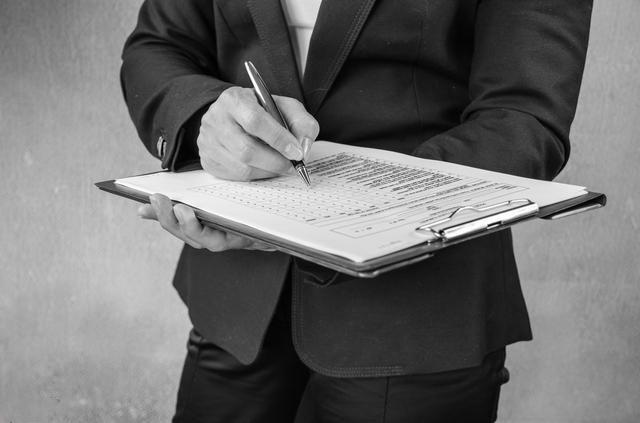 目前网上10个靠谱的赚钱方法~主要还是要行动+汗水+坚持=收获