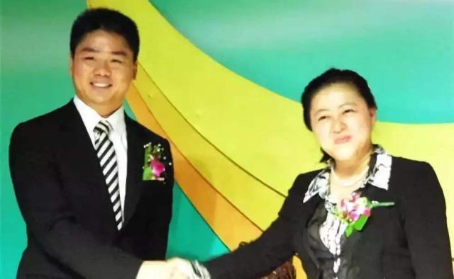 网易丁磊：“她”和我一起扛过人生低谷，两年后我成为中国首富