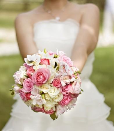 开个鲜花店赚钱吗？这份鲜花消费大数据了解一下！