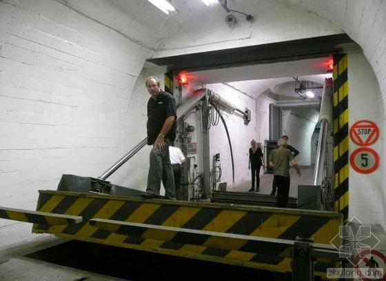 你还在考虑买不买房子？富豪们其实已经在考虑买……