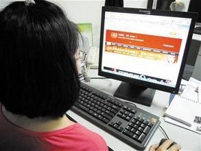 她兼职创业成功，每月营业额在5万元以上