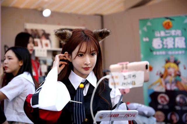 “网红”吸金！李子柒年入1.6亿元，跑赢六成A股公司