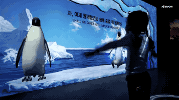 花生数字：展厅设计里的黑科技——墙面互动投影技术