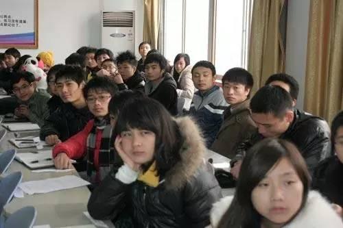 网络营销论坛开讲 感受不一样的上课方式