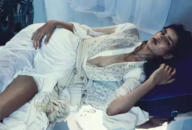 奢侈品文案，把奢侈刻入人心