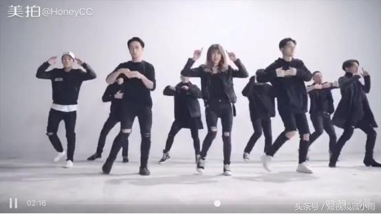 火爆短视频的到底靠什么赚钱？