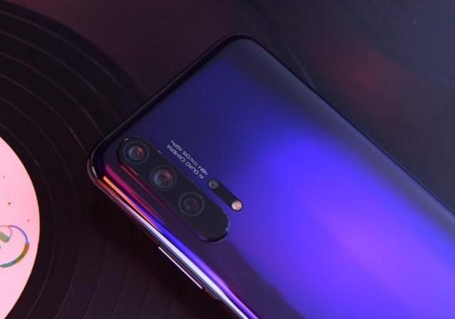 三款续航能力最强的手机！每款不输充电宝，哪款更让你心动？