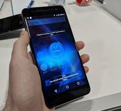 手机还能玩投影？内置投影仪的手机——Moviphone