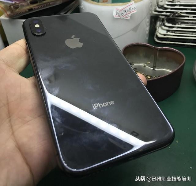 iPhone X后盖玻璃摔碎了能单独更换吗？想知道就告诉你方法