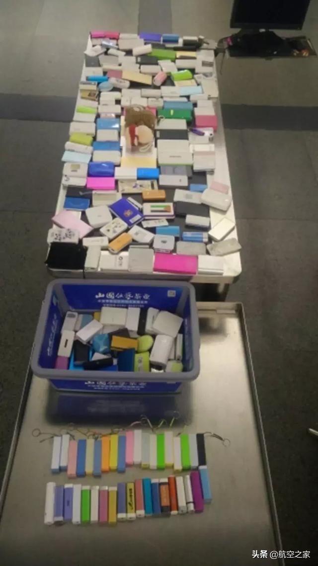 什么样的充电宝可以带上飞机？容量小于2万毫安时，电压小于5V