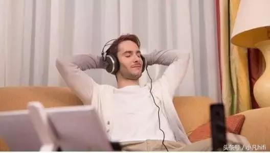 蓝牙耳机PK有线耳机，谁能更胜一筹？