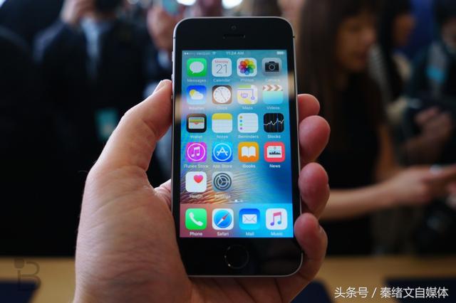 怎么做好自媒体创业？只需要一个手机，一个电脑，一个三脚架即可