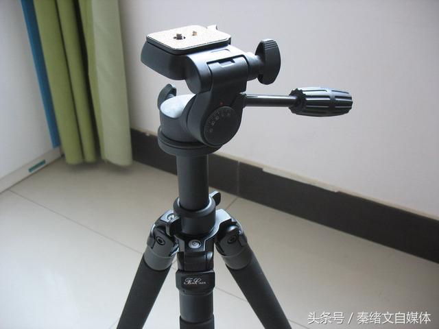 怎么做好自媒体创业？只需要一个手机，一个电脑，一个三脚架即可