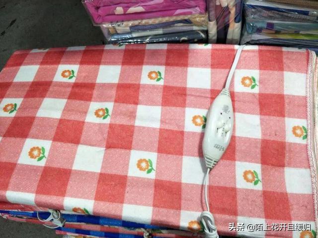 农村冬天集市摆地摊卖什么赚钱？这几类商品是个好选择！