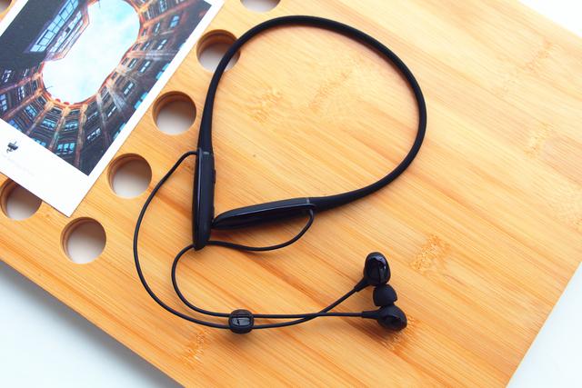 到底什么耳机才配得上你挑剔的耳朵？酷狗电音圈铁耳机上手体验