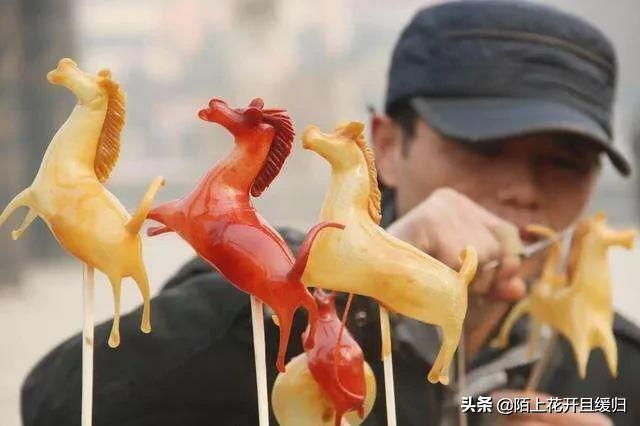 农村冬天集市摆地摊卖什么赚钱？这几类商品是个好选择！