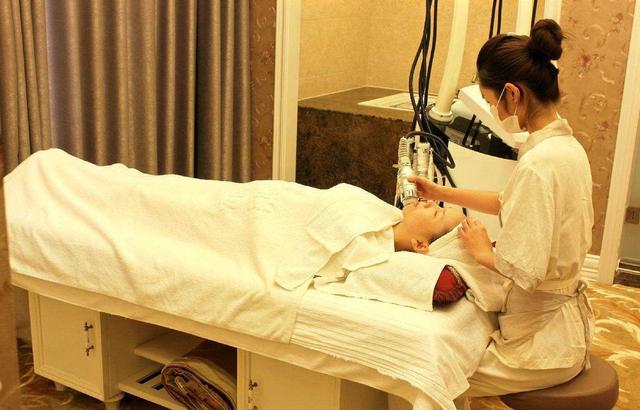 地址偏僻的美容店，只创建了一个小活动，在短短两月内引爆客流