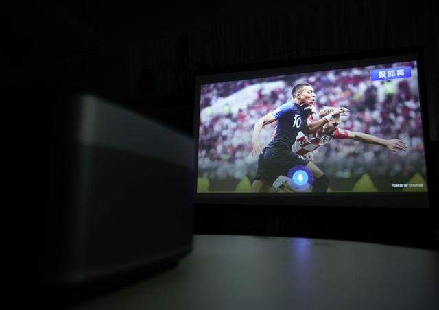 投影仪中的“两大王者”之争：极米H2和坚果J7的差距究竟在哪儿？