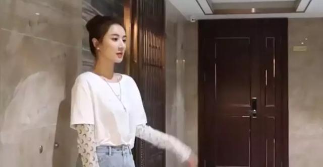 一夜卖货1.5亿的淘宝直播一姐，每月只休一天：努力才是她的天分