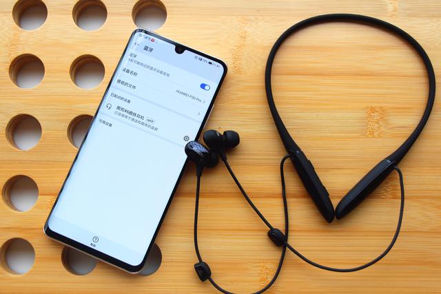 到底什么耳机才配得上你挑剔的耳朵？酷狗电音圈铁耳机上手体验