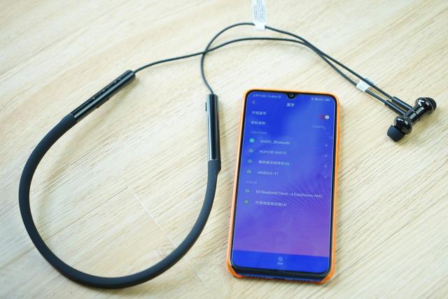 小米降噪项圈蓝牙耳机评测：一个缺点，五个优点