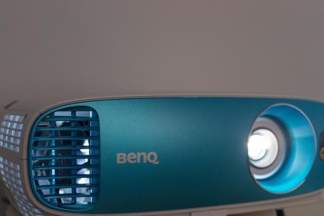 躺在家里体验4K HDR投影？明基TK800M初体验