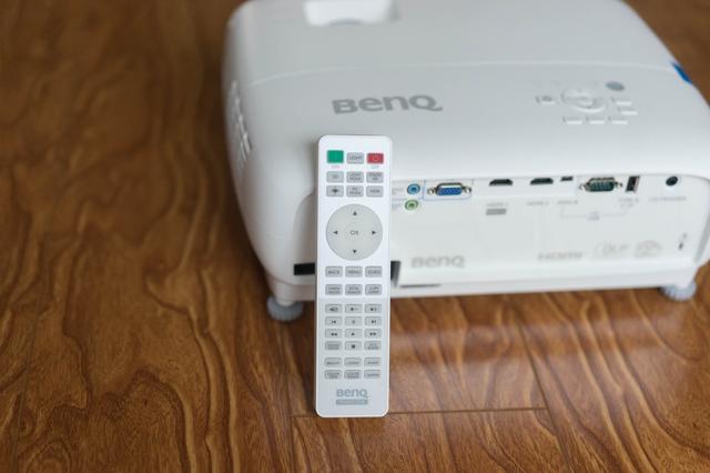 躺在家里体验4K HDR投影？明基TK800M初体验