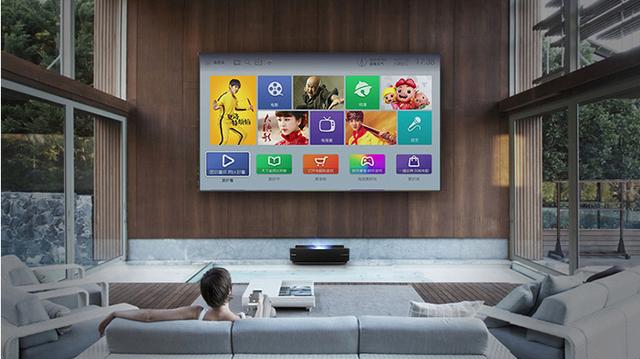“三米客厅，80英寸起步”，国产超大屏电视该怎么选？