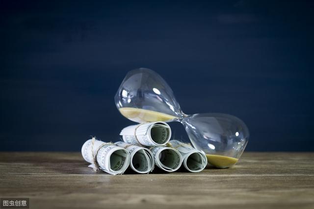 朱广权第一次直播带货4000万：要勇于尝试，是年轻人最大的错觉