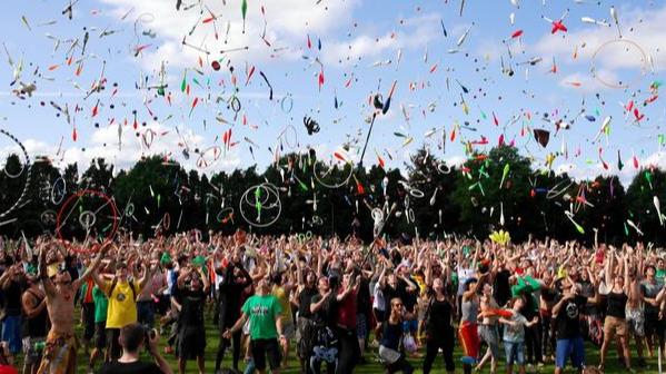 头条上想要有收入，需要满足哪些条件呢？3分钟学会在头条赚钱