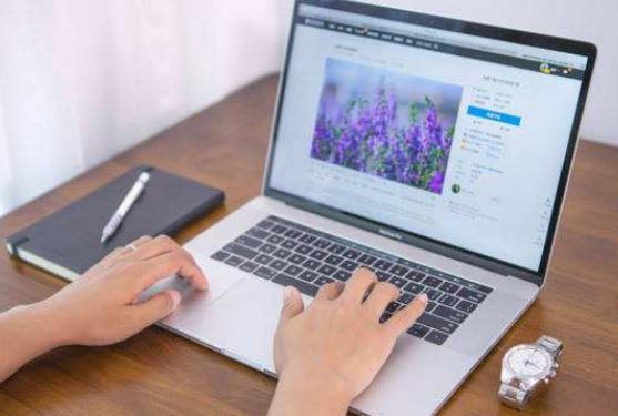 小伙创办网站，月利润过万，实现创业梦想