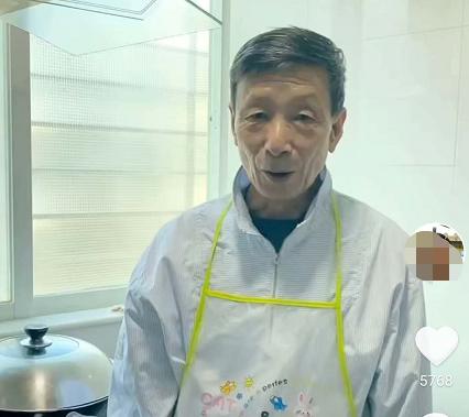 63岁退休大爷拍短视频，粉丝高达167万，学会3个技巧很重要