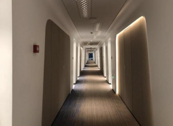 阿里的未来酒店终于开业了！满满黑科技！1399元一晚，你会去住吗