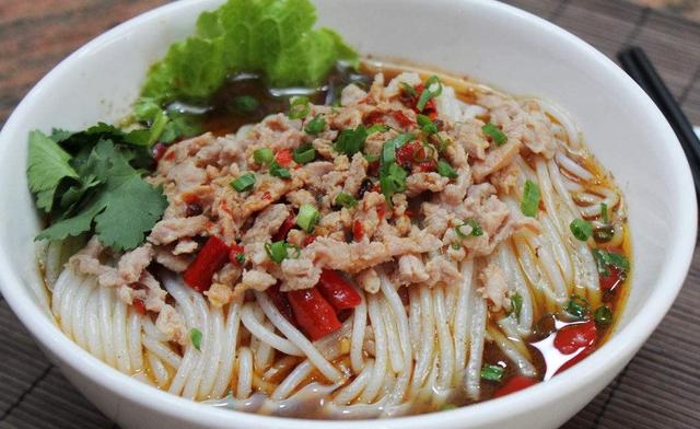 投资十万开餐饮店，只用一个月收回全部投资，生意火爆