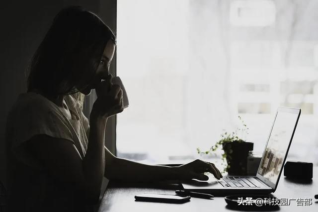 26岁，月入6万：这届年轻人，搞副业到底有多野？