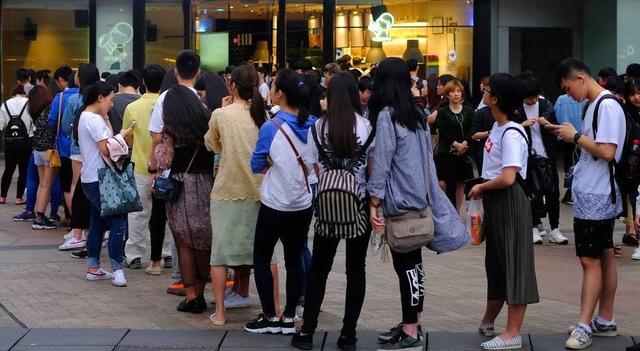 奶茶店新店开业，一波营销大招抢走3家老店的生意，月入十万