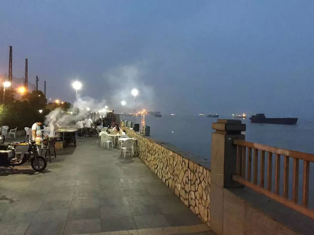 大二学生 如何靠副业月入3万？