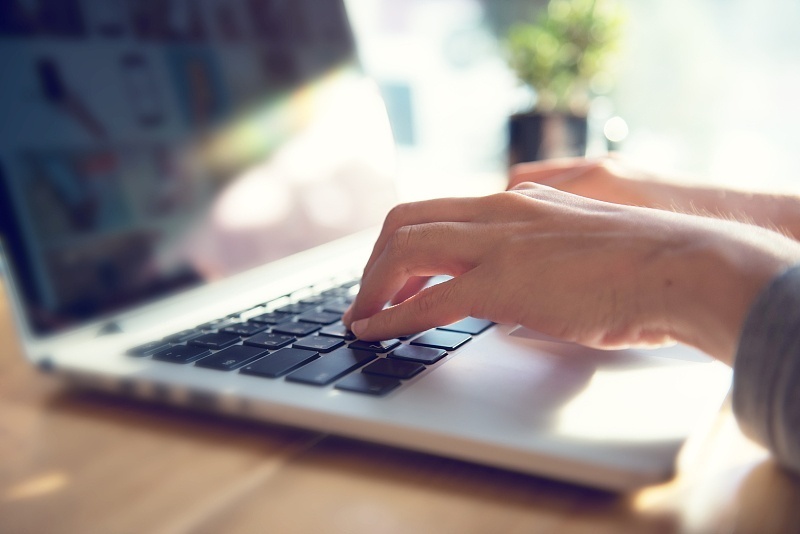 宅家的学生党适合做的几个副业，在家也能月入3000+