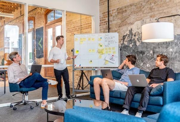 互联网有什么热门的行业？互联网怎么赚钱？