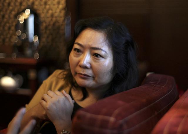 57亿天价离婚后，创始人前妻疯狂减持，百亿企业股价还能撑住吗？