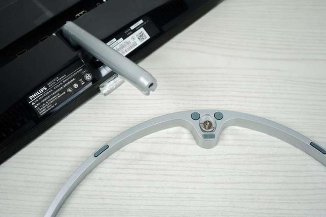 秒杀一切入门4K！超高性价比皇家飞利浦276E8VJSB评测