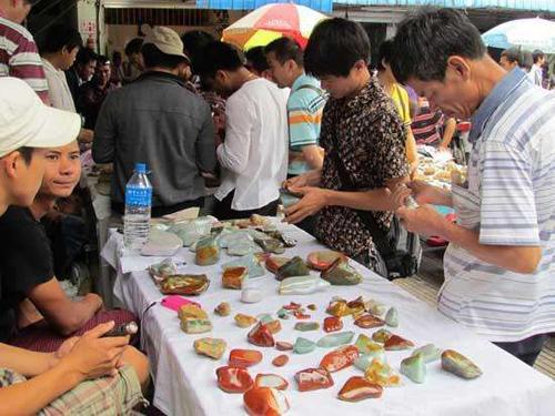 当下摆摊创业是否合适？你怎么看？