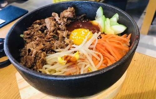 餐饮店不做堂食只做外卖，生意火爆，一个月净赚20万