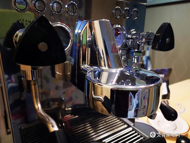 专业更对味，咖啡瘾者的她入了号称“性价比之王”的咖啡机