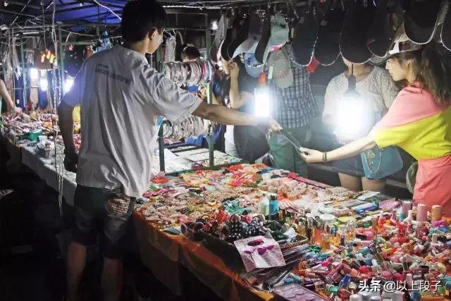 创业适合从摆地摊开始吗？摆摊到底能不能赚钱？